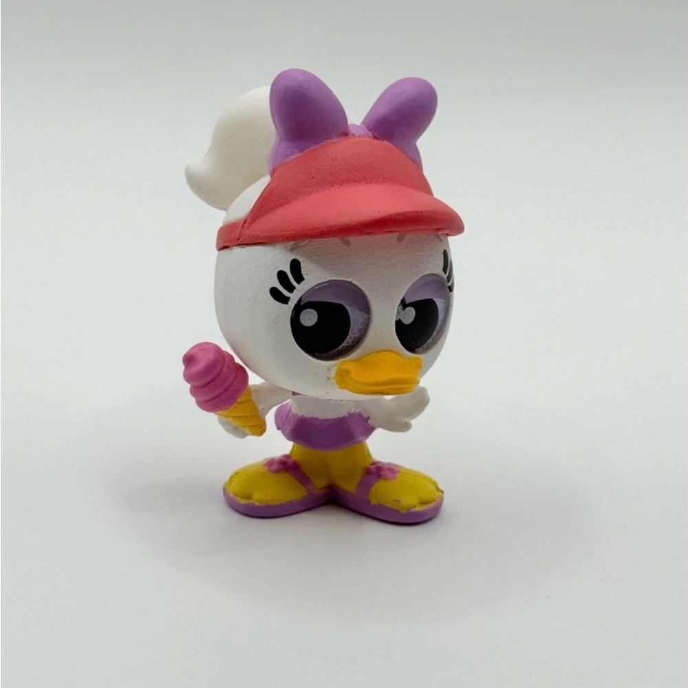 Disney Doorables Series 14 “Let’s Party”-ULTRA RARE Daisy Duck-BNWOT